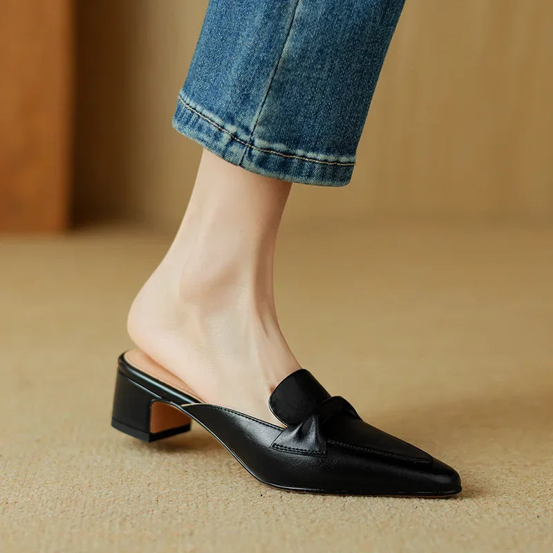 Marcella | Mules a Punta con Fiocco
